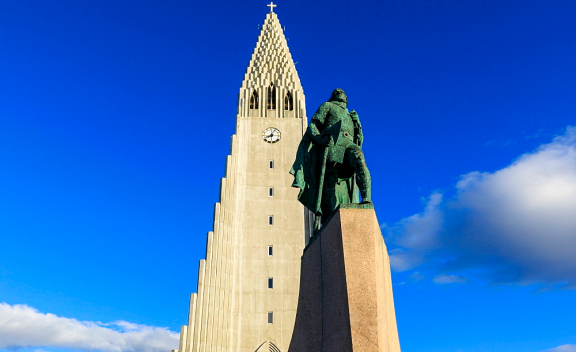 Leifur Eiriksson Statue