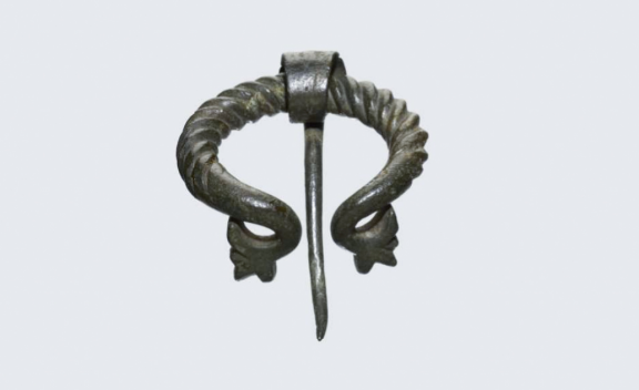 Penannular brooch
