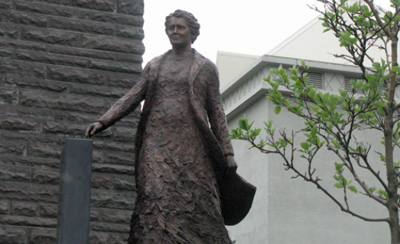 Ingibjorg H Bjarnason Statue