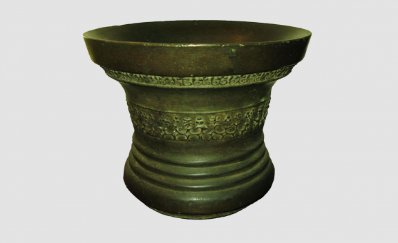 Bell metal mortar