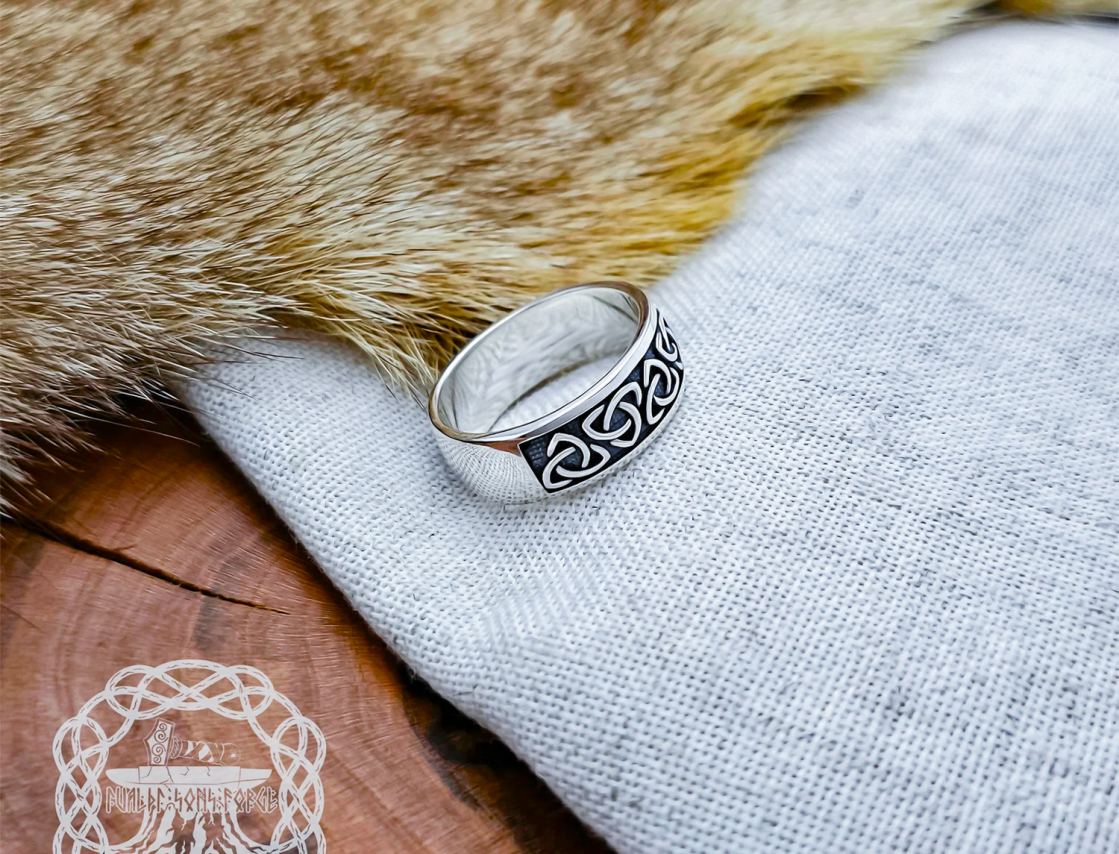 Handcrafted Sterling Silver Triquetra Ring. Celtic Trinity Knot Jewelry.