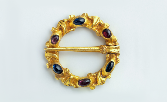 Ring Brooch