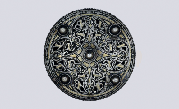 Disc brooch