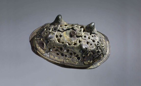Oval brooch