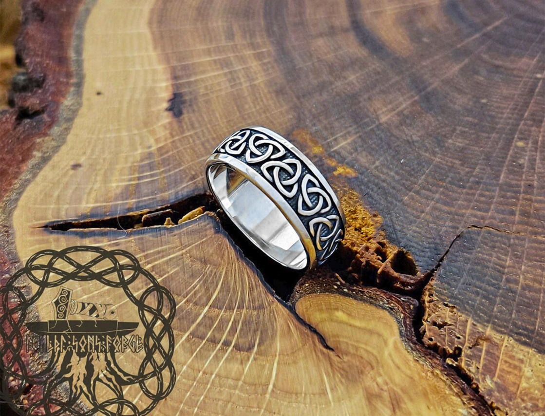 Handcrafted Sterling Silver Triquetra Ring. Celtic Trinity Knot Jewelry.