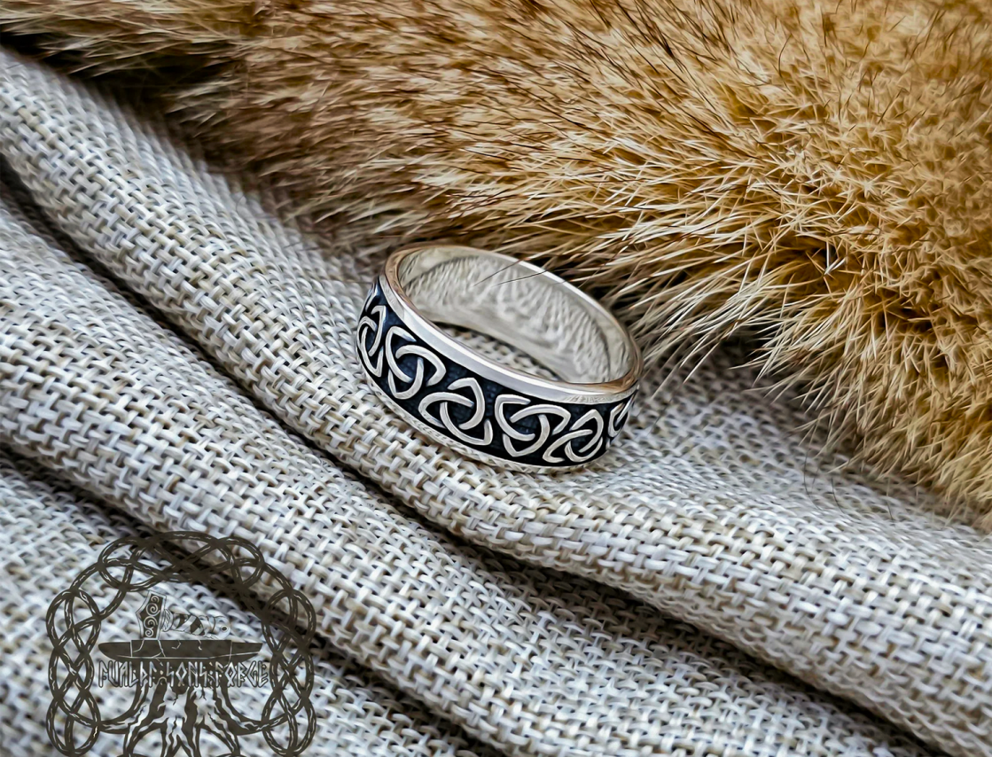 Handcrafted Sterling Silver Triquetra Ring. Celtic Trinity Knot Jewelry.