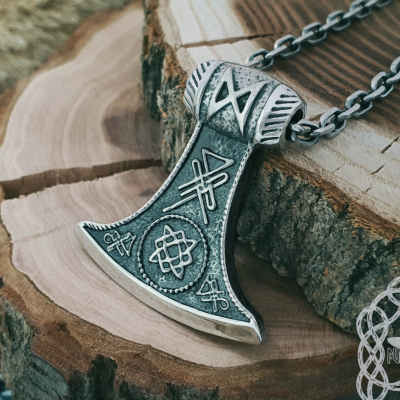Norse Viking Axe Necklace. Sterling Silver Knot Design.